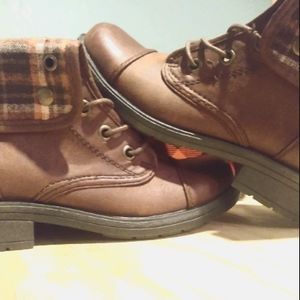 Never worn, selling for sister